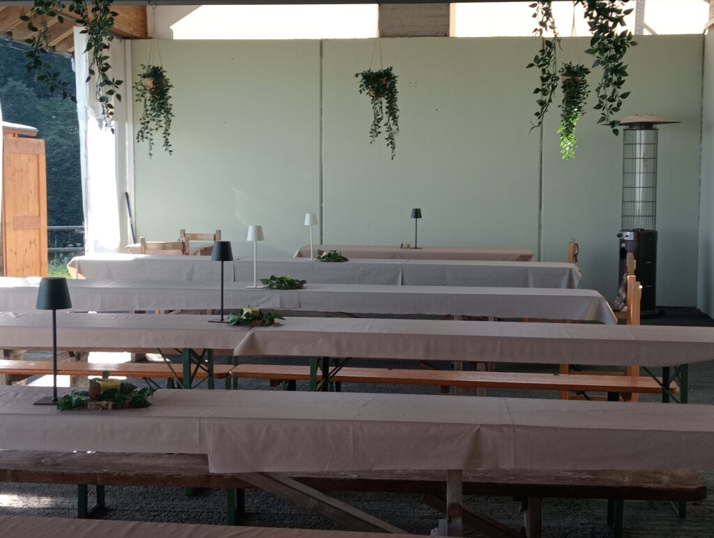 Rifatta la sala da pranzo